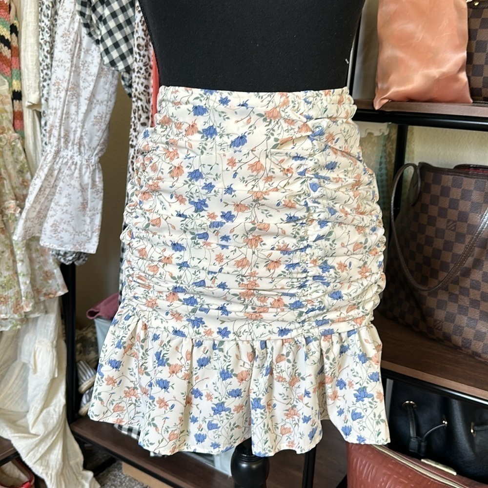 🟢Nwt Mable floral skirt